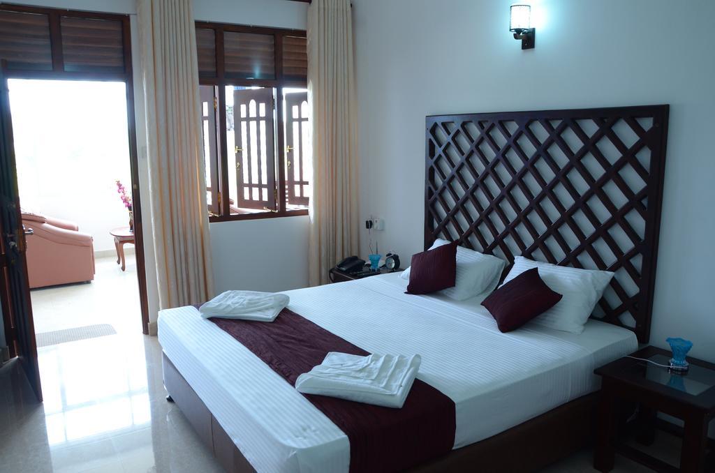 Otha Shy Airport Transit Hotel คาตุนายากา ห้อง รูปภาพ