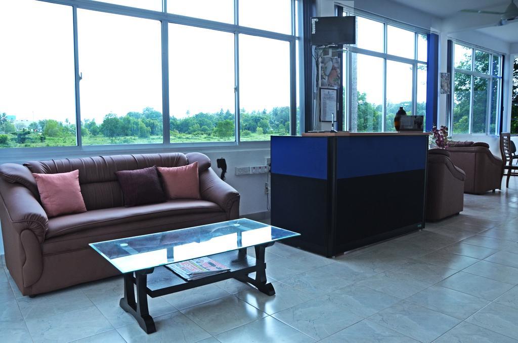 Otha Shy Airport Transit Hotel คาตุนายากา ภายนอก รูปภาพ