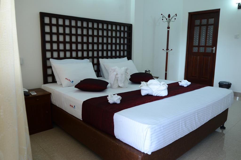 Otha Shy Airport Transit Hotel คาตุนายากา ภายนอก รูปภาพ