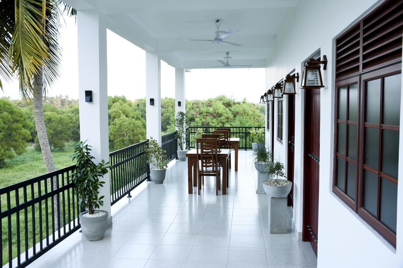 Otha Shy Airport Transit Hotel คาตุนายากา ภายนอก รูปภาพ